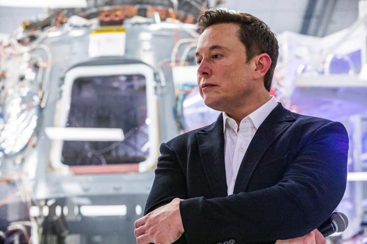 Tesla Model 2 Amazon goes for jugular in FCC spat with Elon Musk over SpaceX internet plans amazon-blasts-elon-musk-spacex