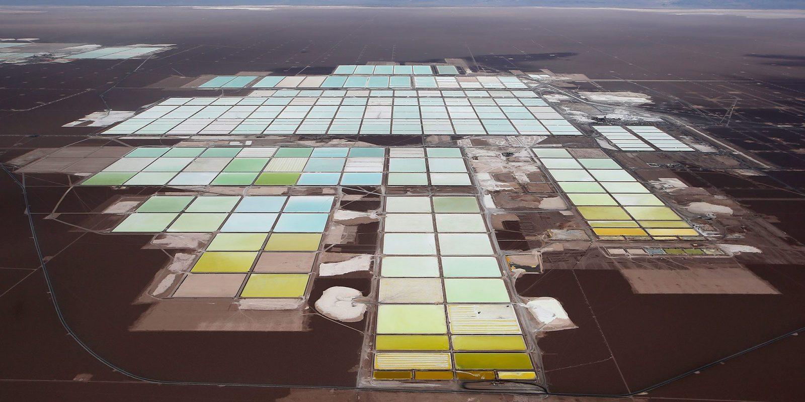 Tesla Model 2 Tesla secures lithium supply contract from world’s largest producer chile-lithium-brine-e1514558769521