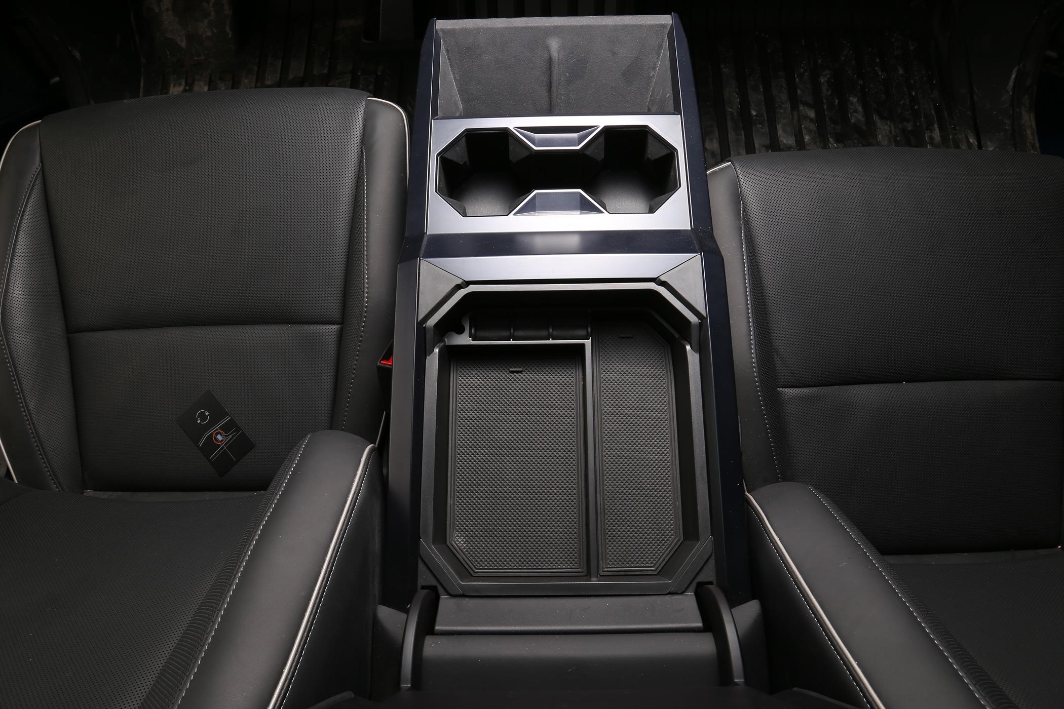 Tesla Model 2 ELECFRESH | Product Testing | The Cybertruck Double-layer Center Console Organizer Solutions IMG_6375.JPG