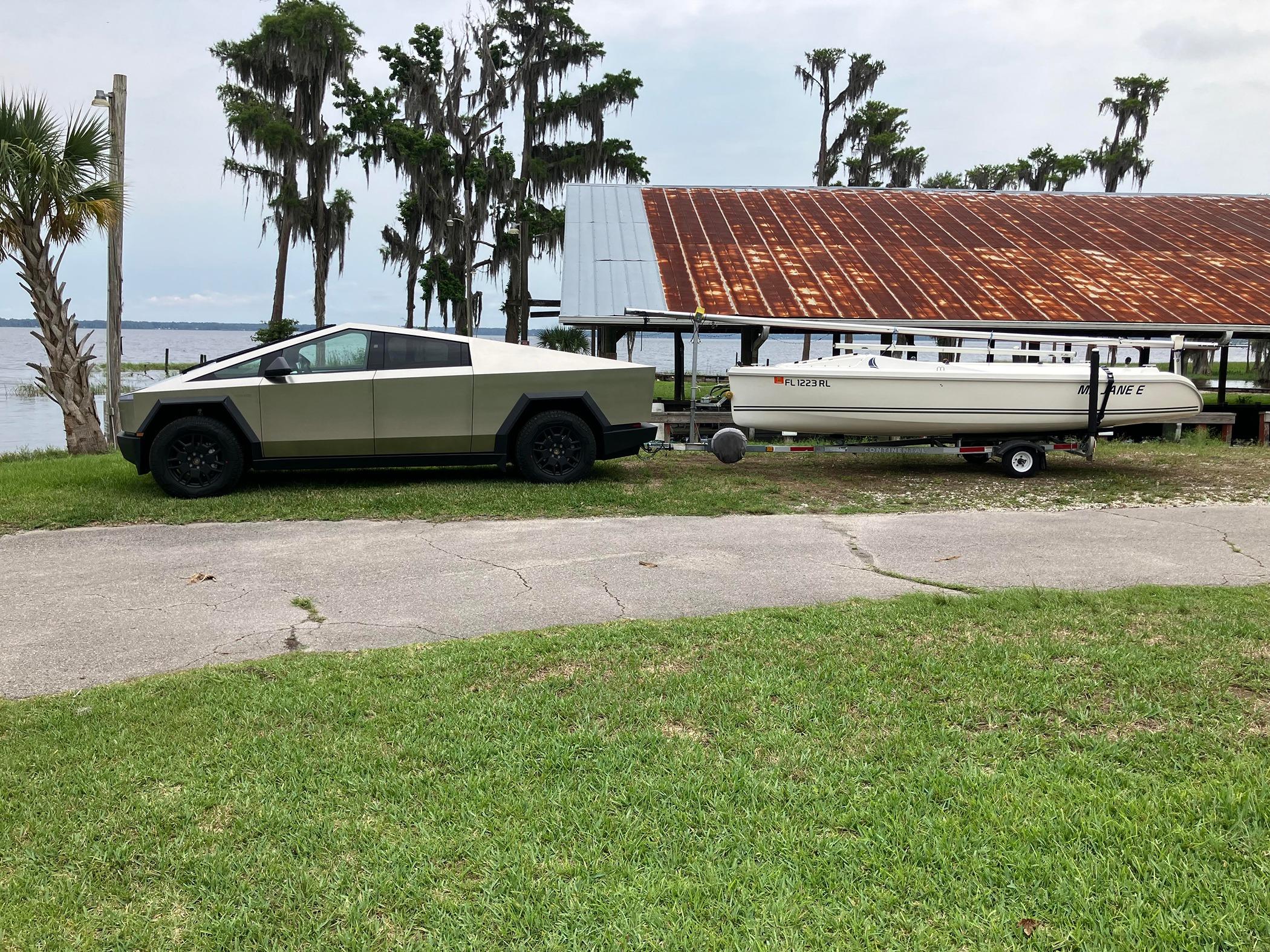 Tesla Model 2 Let's see your Cybertruck towing Electric Boats or Any Boats Lake Santa Fe May 2024