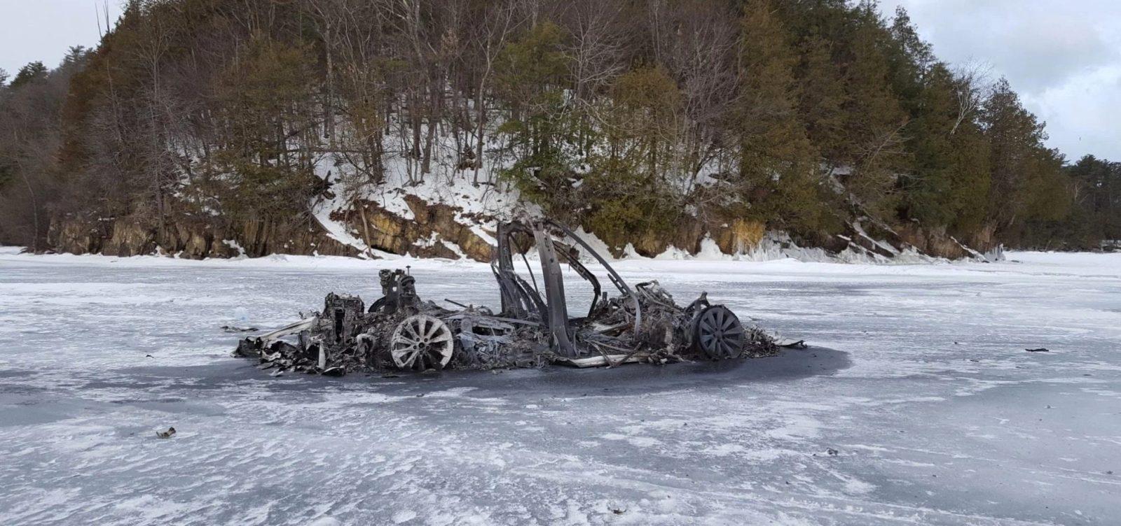 Tesla Model 2 Evil plan, math is flawless Tesla-Model-X-fire-frozen-lake